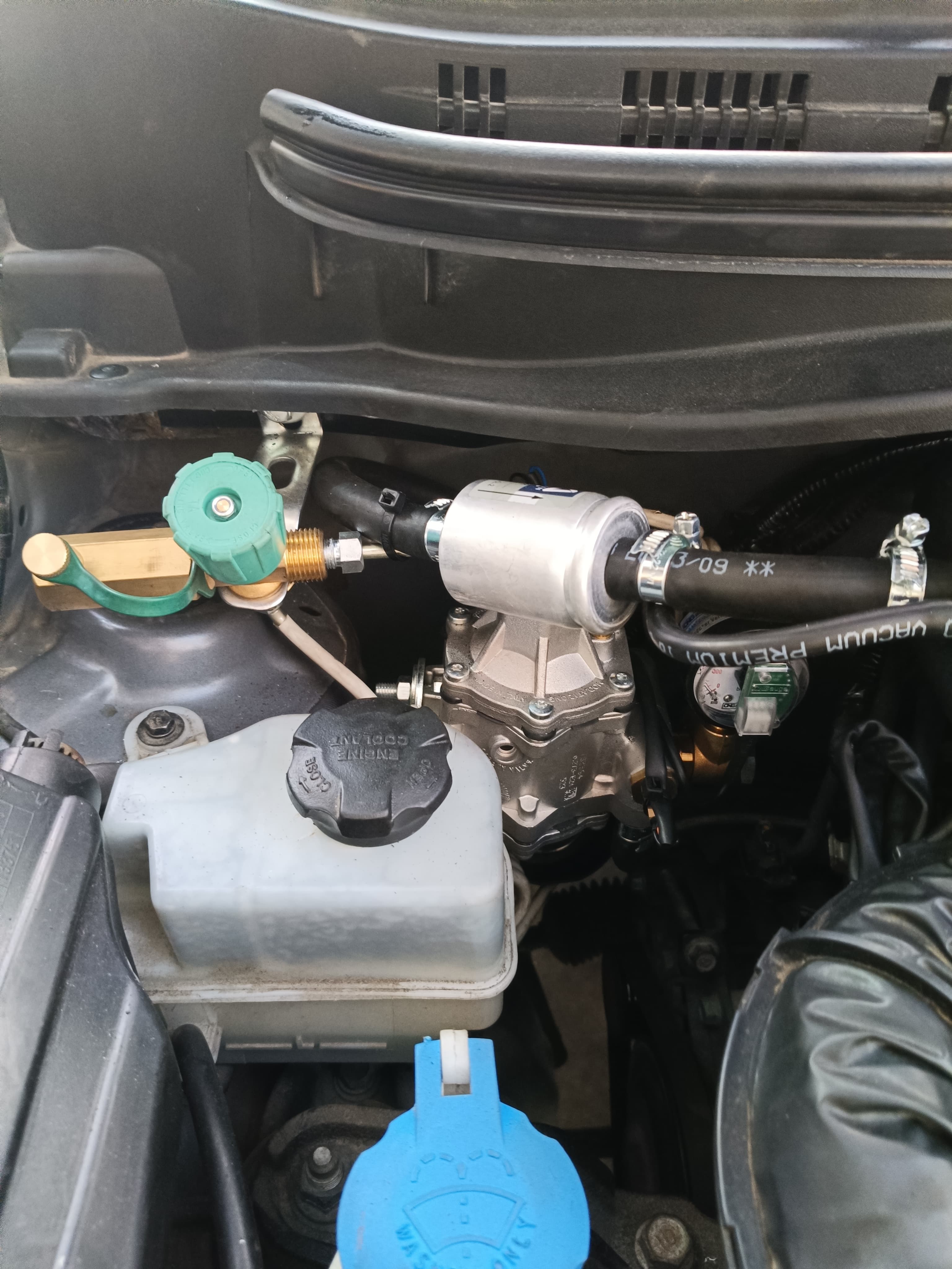HYUNDAI - ACCENT